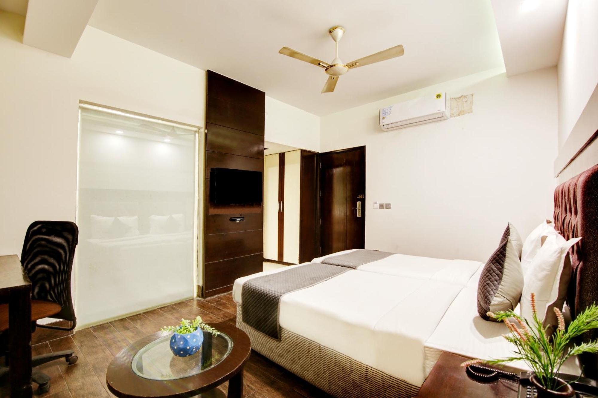 Hotel Gud Time - Walking Distance From Karol Bagh Mtr Station And 10Mins Ride To The City Centre Delhi  Esterno foto