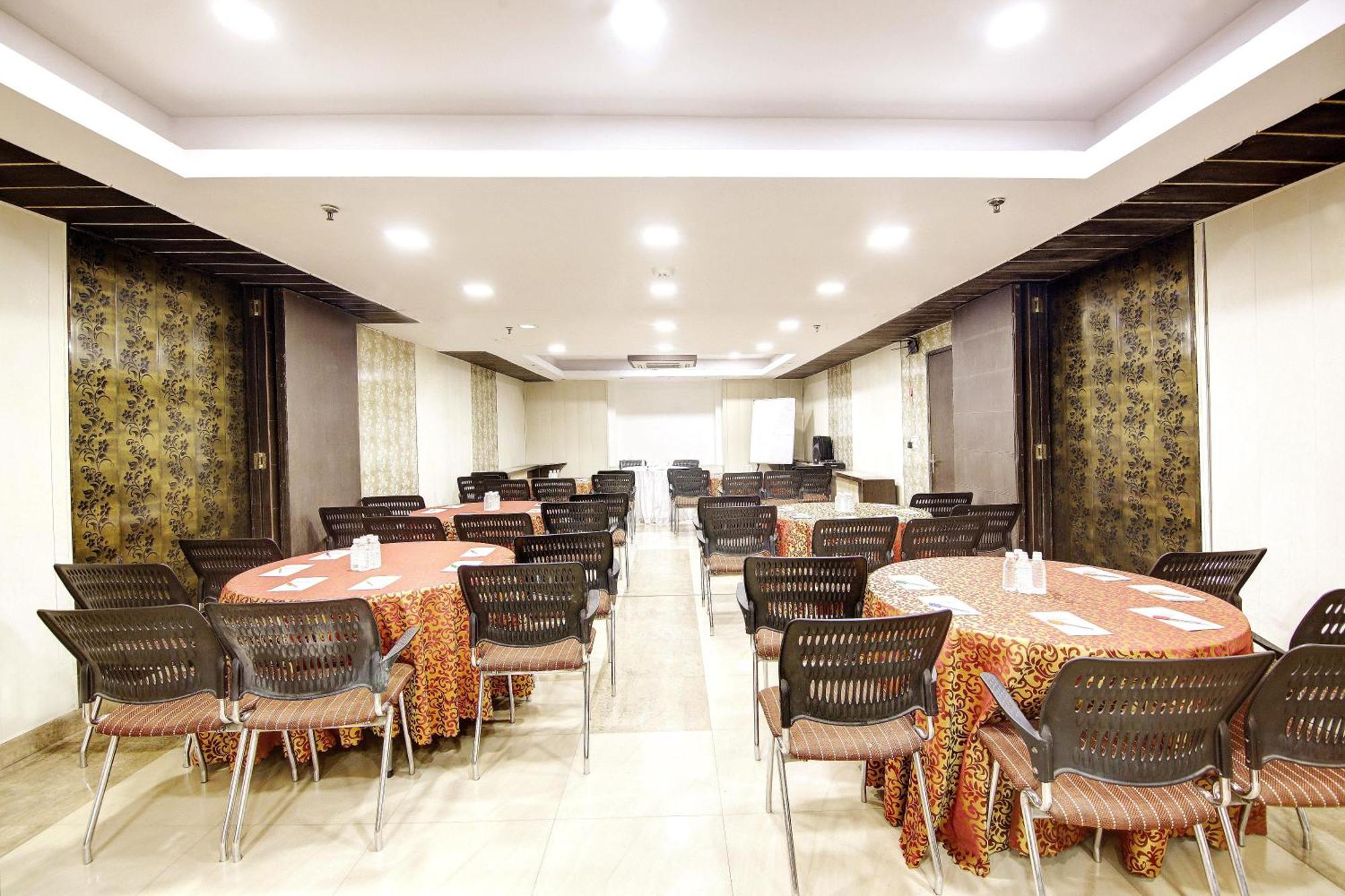 Hotel Gud Time - Walking Distance From Karol Bagh Mtr Station And 10Mins Ride To The City Centre Delhi  Esterno foto