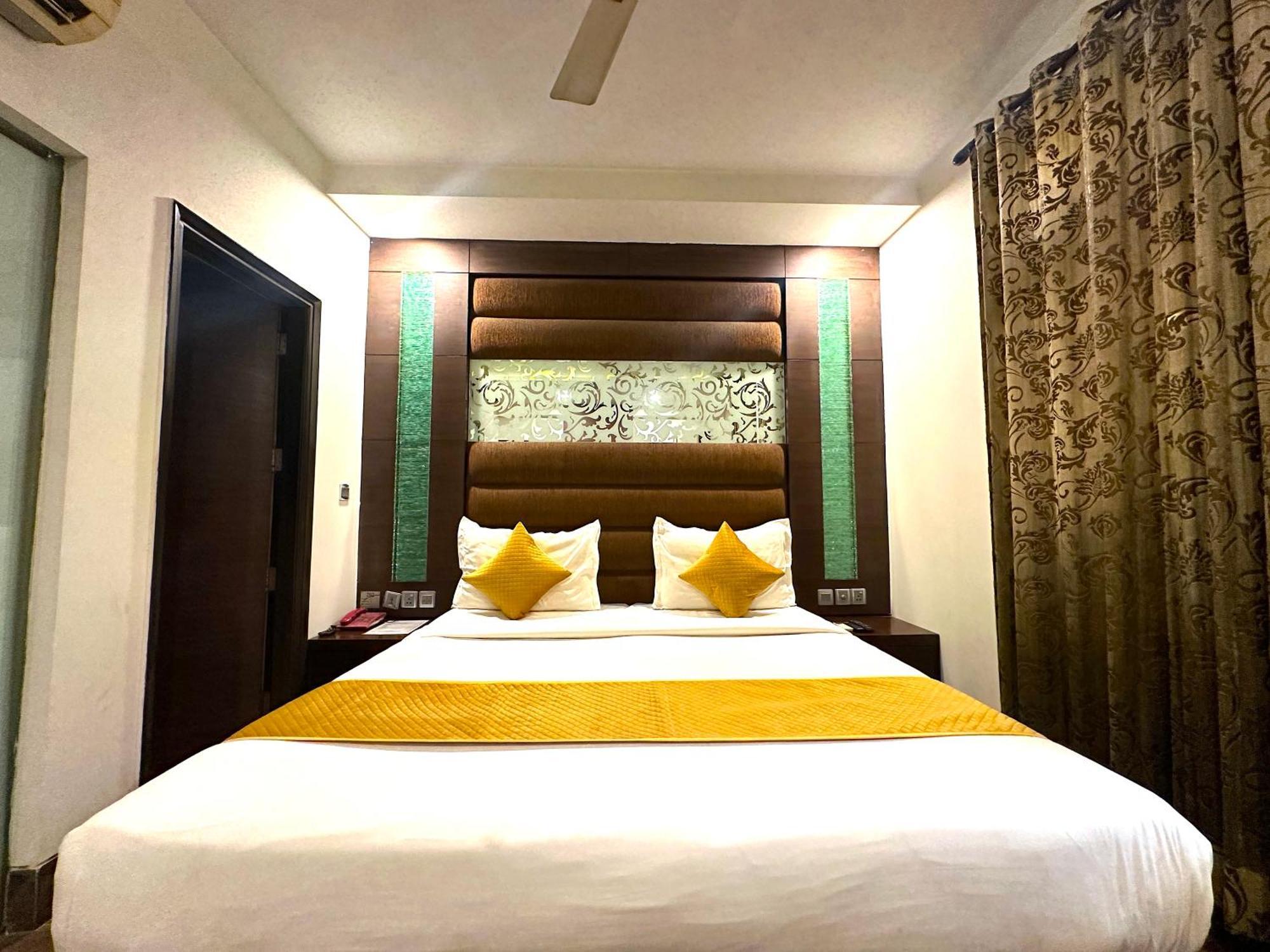 Hotel Gud Time - Walking Distance From Karol Bagh Mtr Station And 10Mins Ride To The City Centre Delhi  Esterno foto