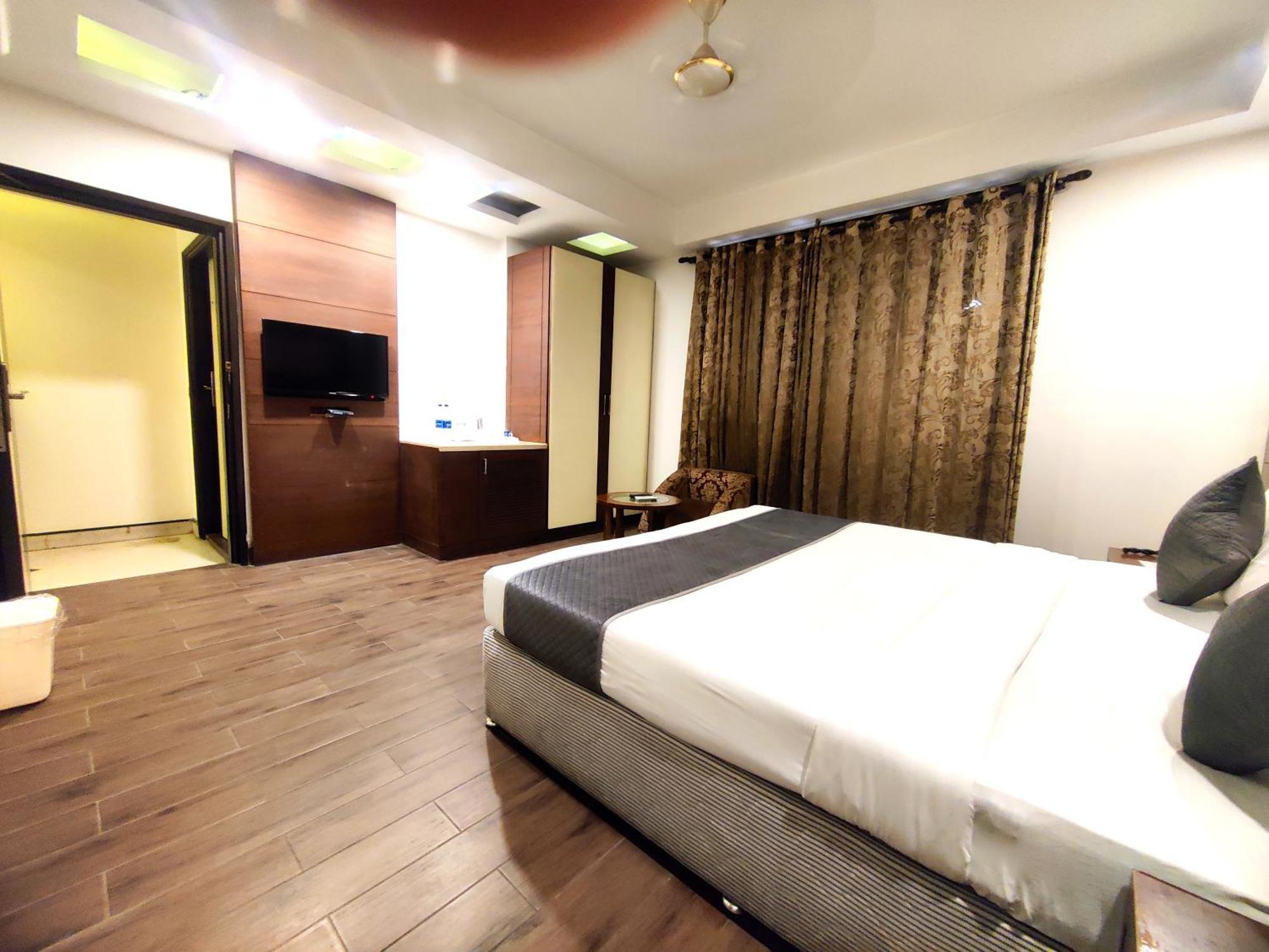 Hotel Gud Time - Walking Distance From Karol Bagh Mtr Station And 10Mins Ride To The City Centre Delhi  Esterno foto