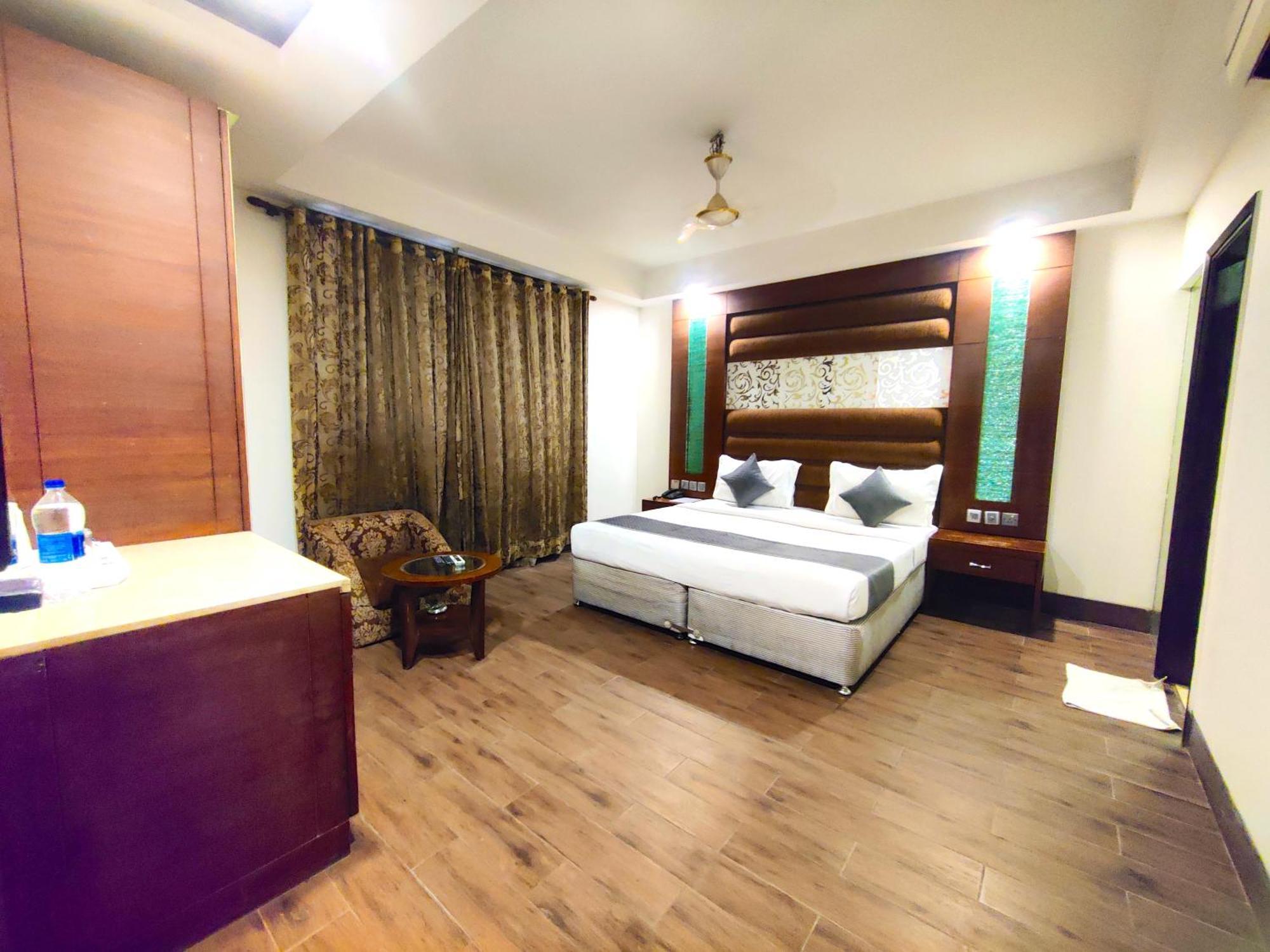 Hotel Gud Time - Walking Distance From Karol Bagh Mtr Station And 10Mins Ride To The City Centre Delhi  Esterno foto