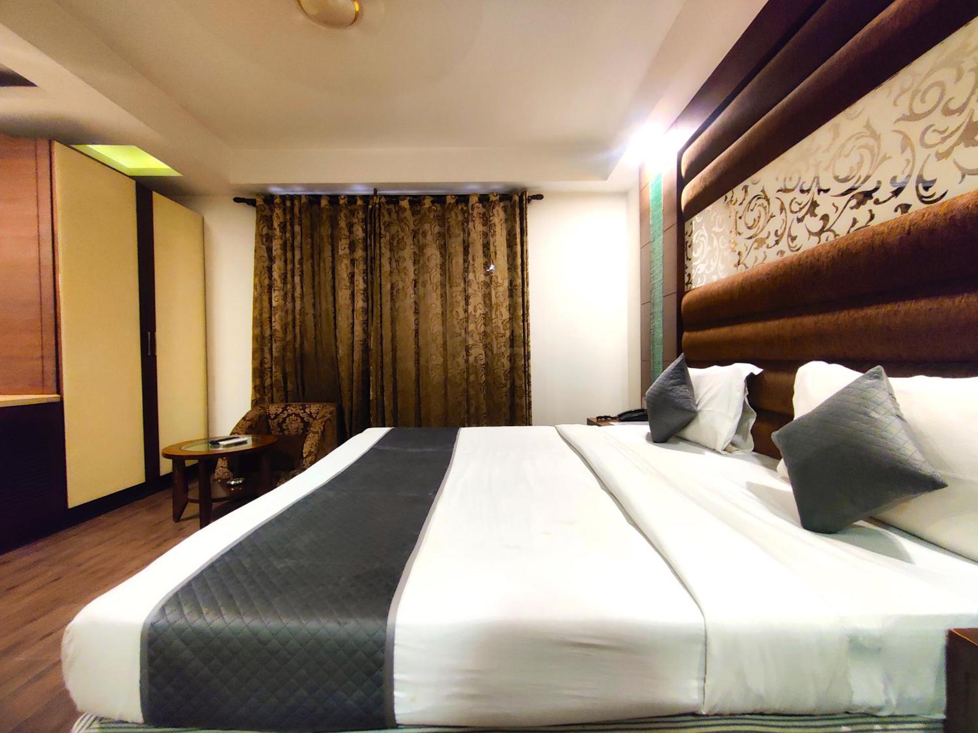 Hotel Gud Time - Walking Distance From Karol Bagh Mtr Station And 10Mins Ride To The City Centre Delhi  Esterno foto