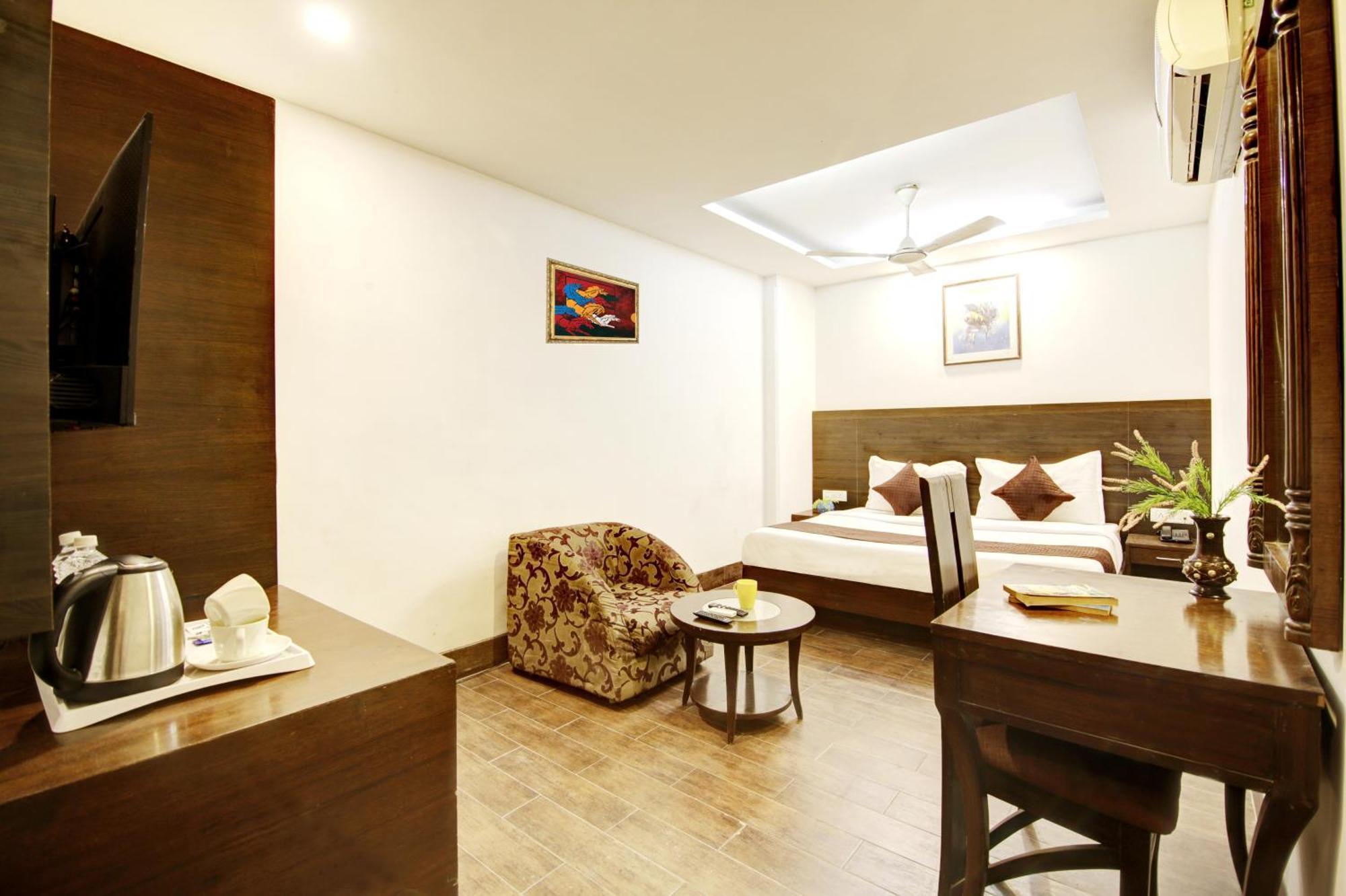 Hotel Gud Time - Walking Distance From Karol Bagh Mtr Station And 10Mins Ride To The City Centre Delhi  Esterno foto