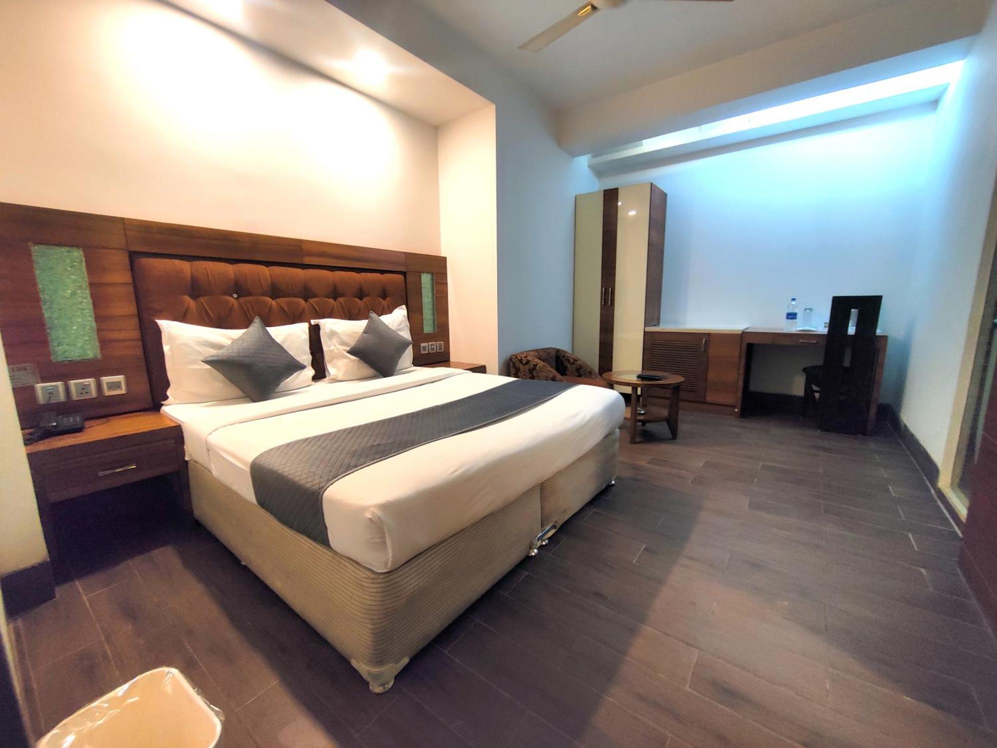 Hotel Gud Time - Walking Distance From Karol Bagh Mtr Station And 10Mins Ride To The City Centre Delhi  Esterno foto