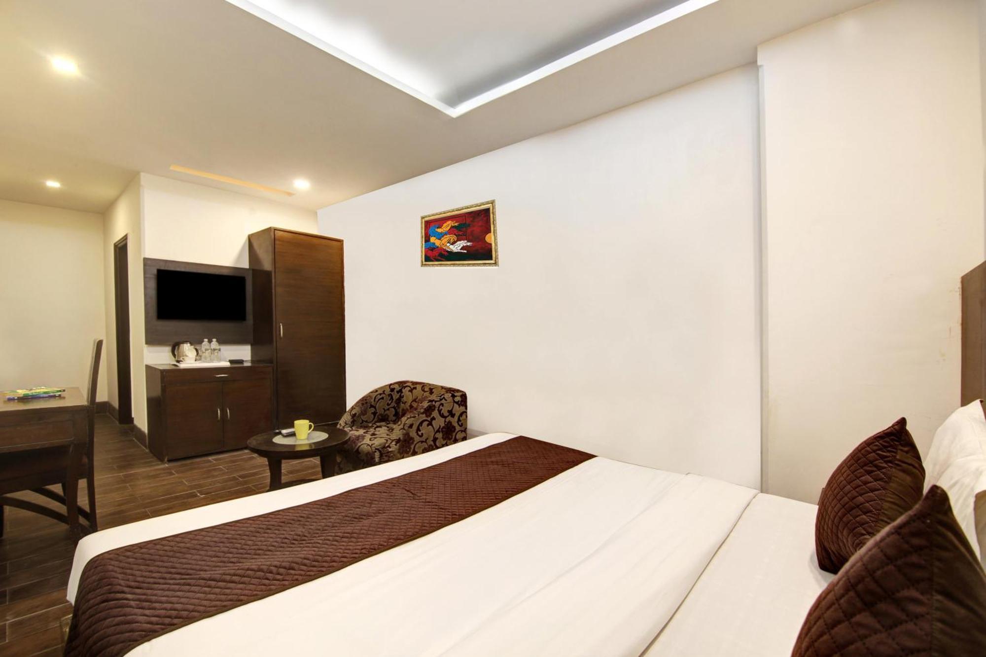 Hotel Gud Time - Walking Distance From Karol Bagh Mtr Station And 10Mins Ride To The City Centre Delhi  Esterno foto