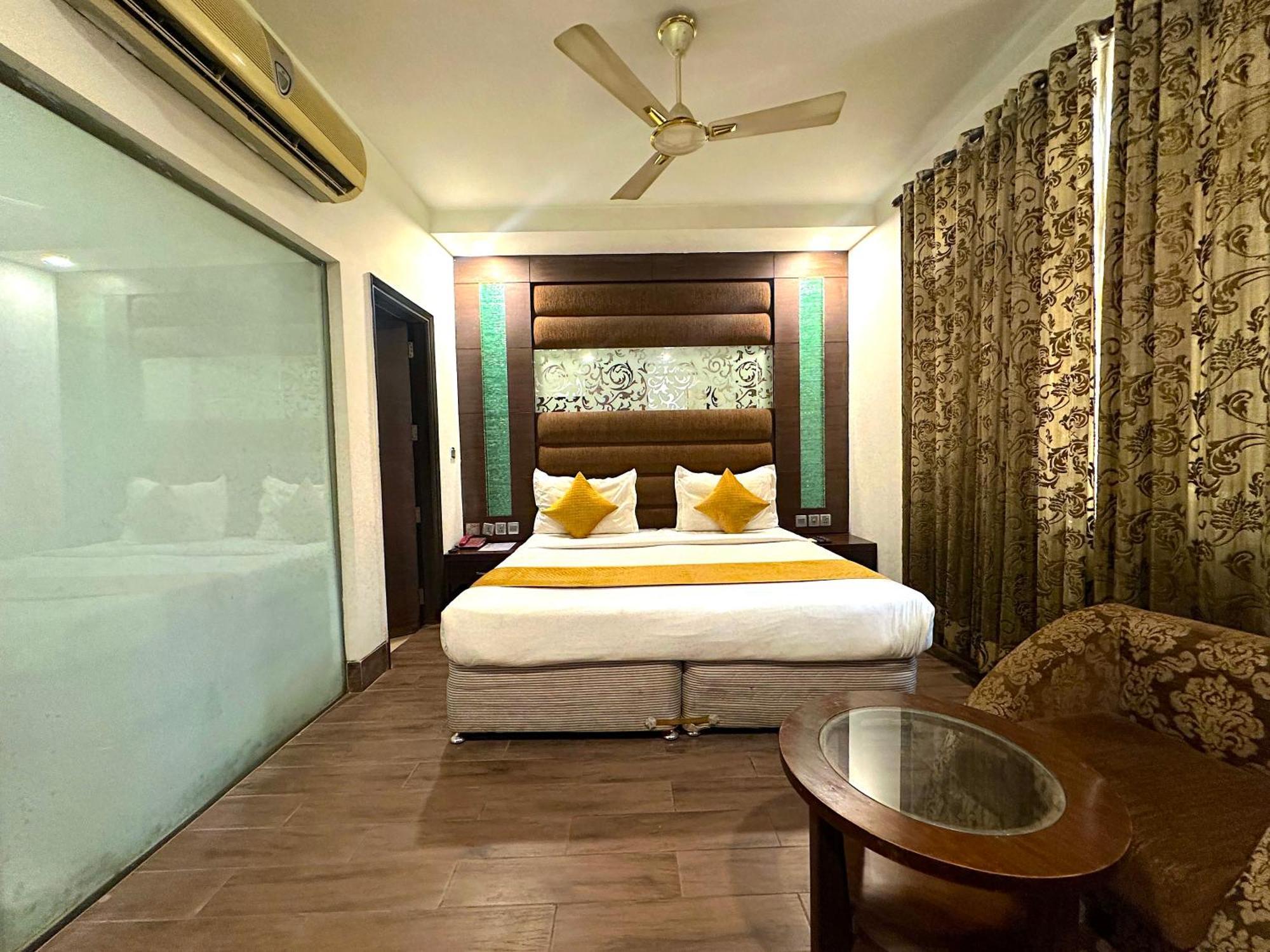 Hotel Gud Time - Walking Distance From Karol Bagh Mtr Station And 10Mins Ride To The City Centre Delhi  Esterno foto