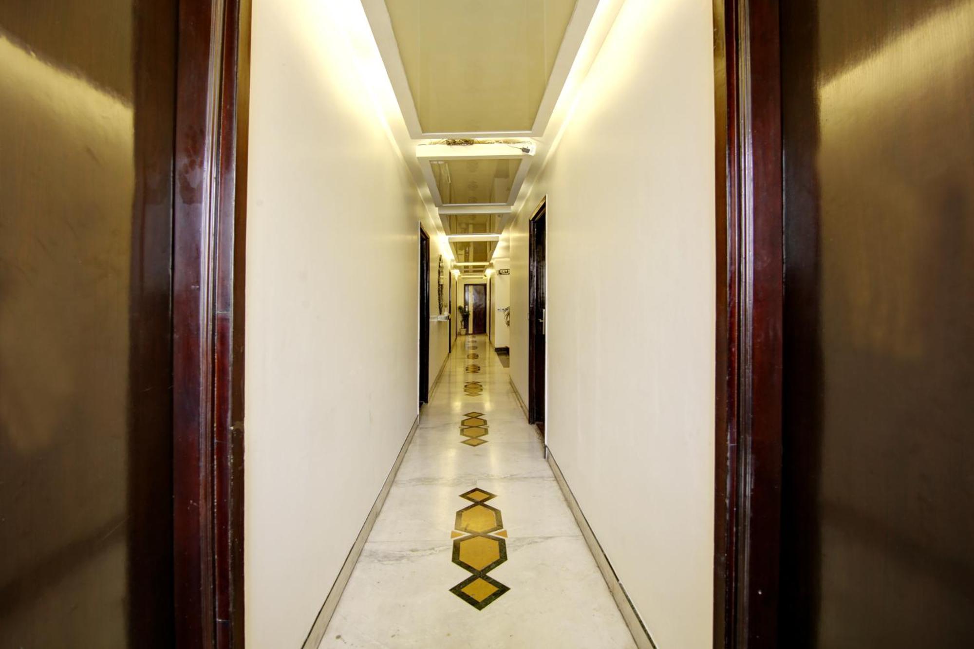 Hotel Gud Time - Walking Distance From Karol Bagh Mtr Station And 10Mins Ride To The City Centre Delhi  Esterno foto